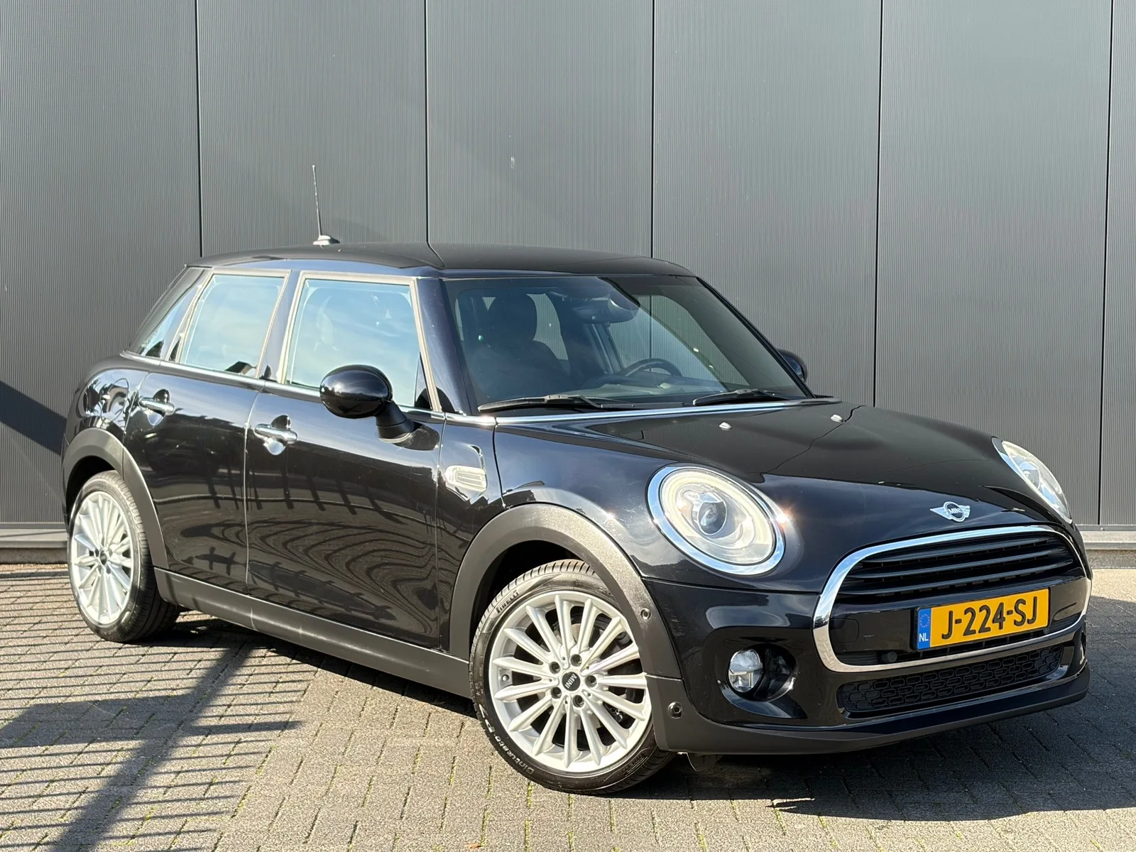 MINI Cooper (2018) — foto 1