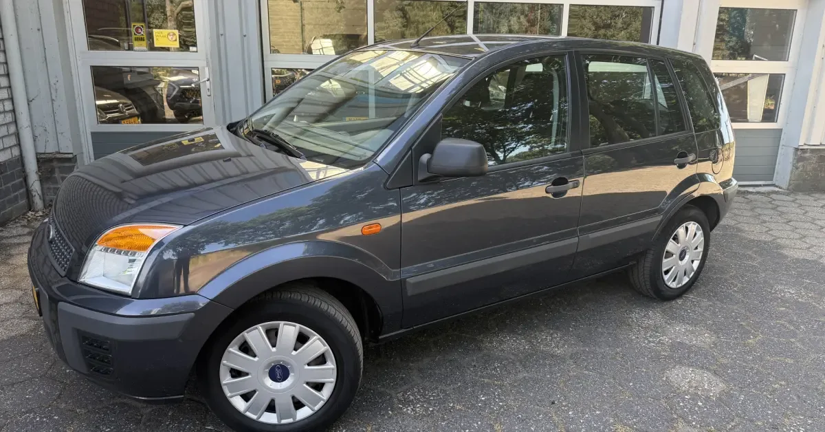 Ford Fusion (2011) — foto 1