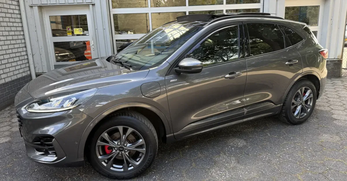 Ford Kuga (2022) — foto 1