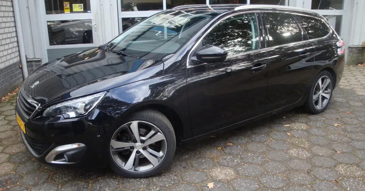 Peugeot 308 (2016) — foto 1