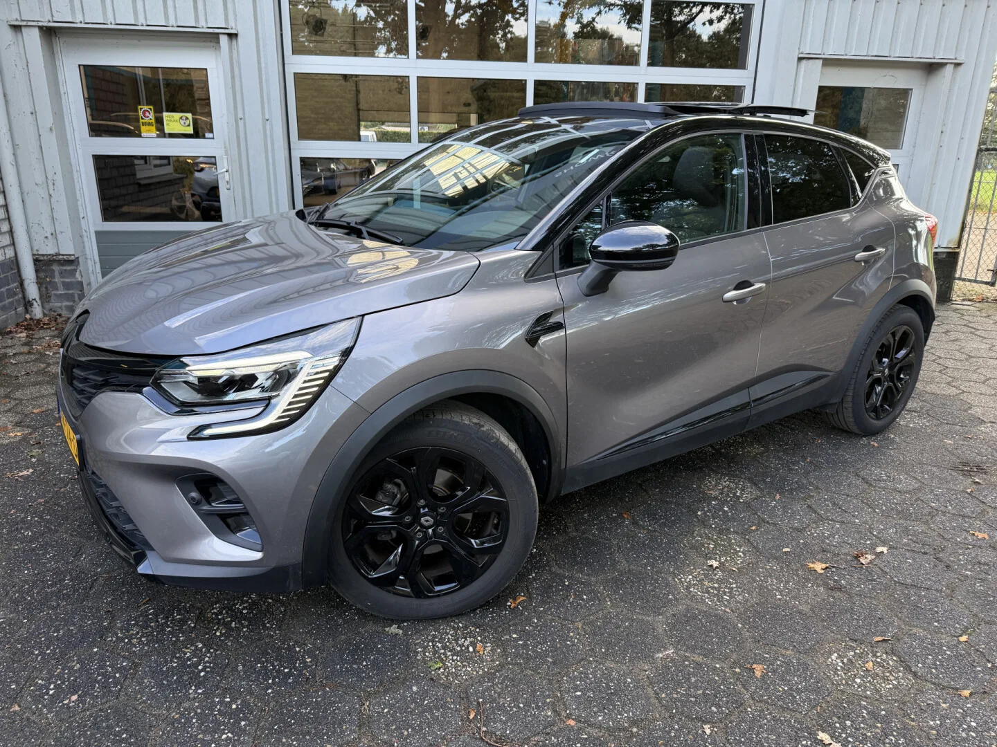 Renault Captur (2023) — foto 1