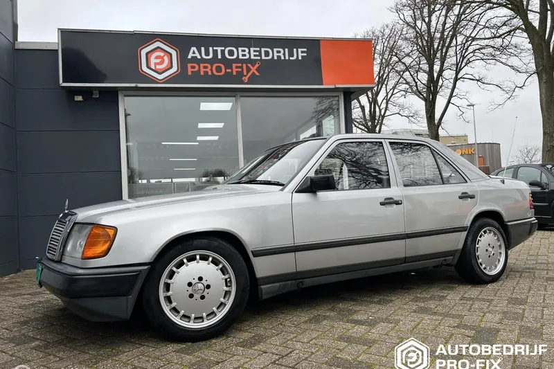 Mercedes-Benz 200-Serie (1989)