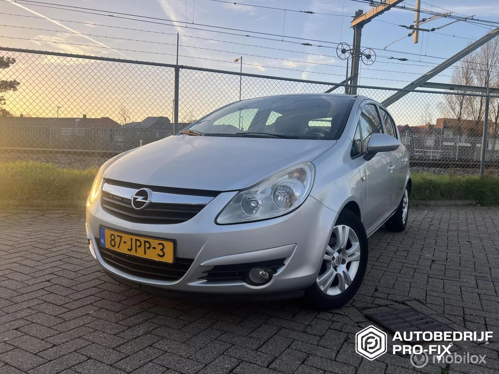 Opel Corsa (2009) — foto 1