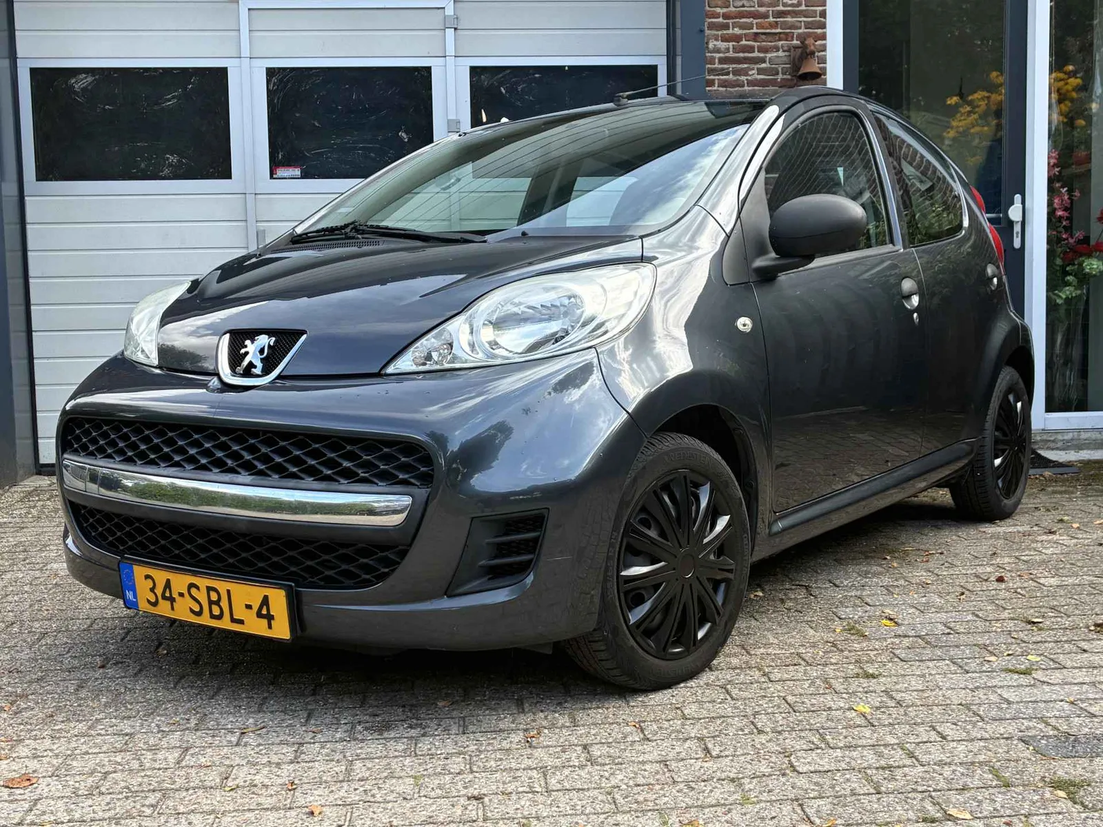 Peugeot 107 (2011) — foto 1