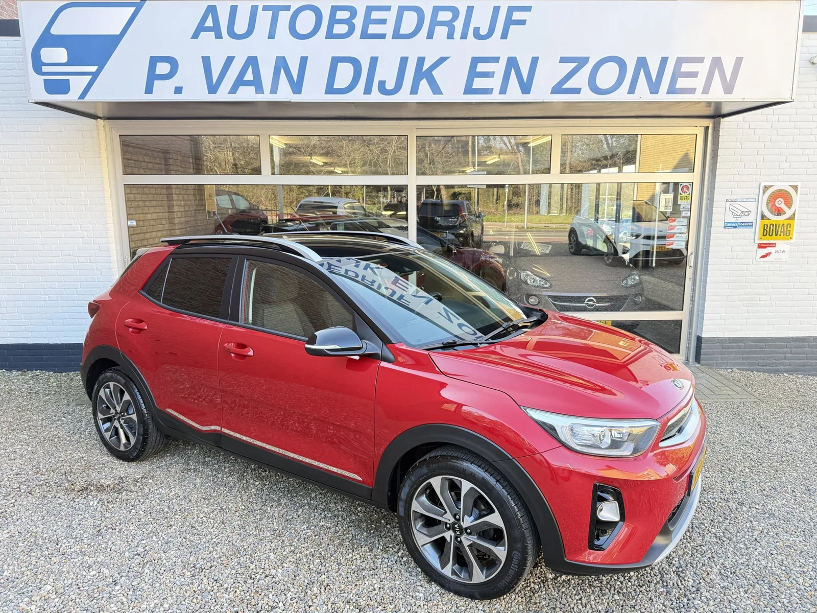 Kia Stonic (2018) — foto 1