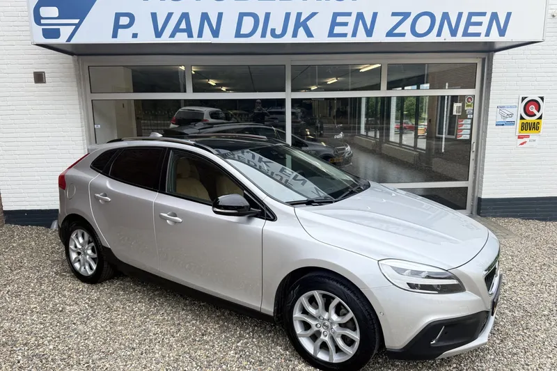 Volvo V40 (2020)
