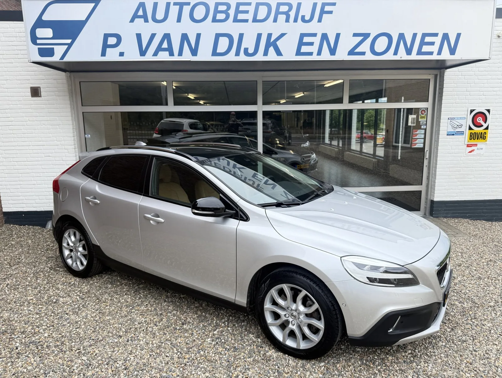 Volvo V40 (2020) — foto 1