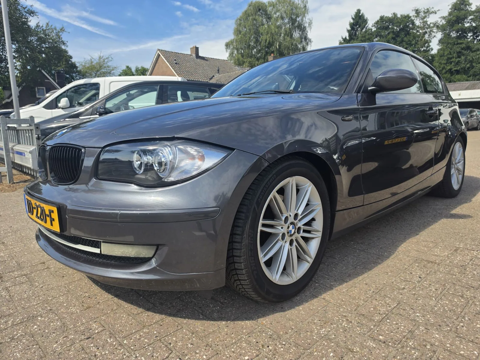 BMW 1-Serie (2008) — foto 1
