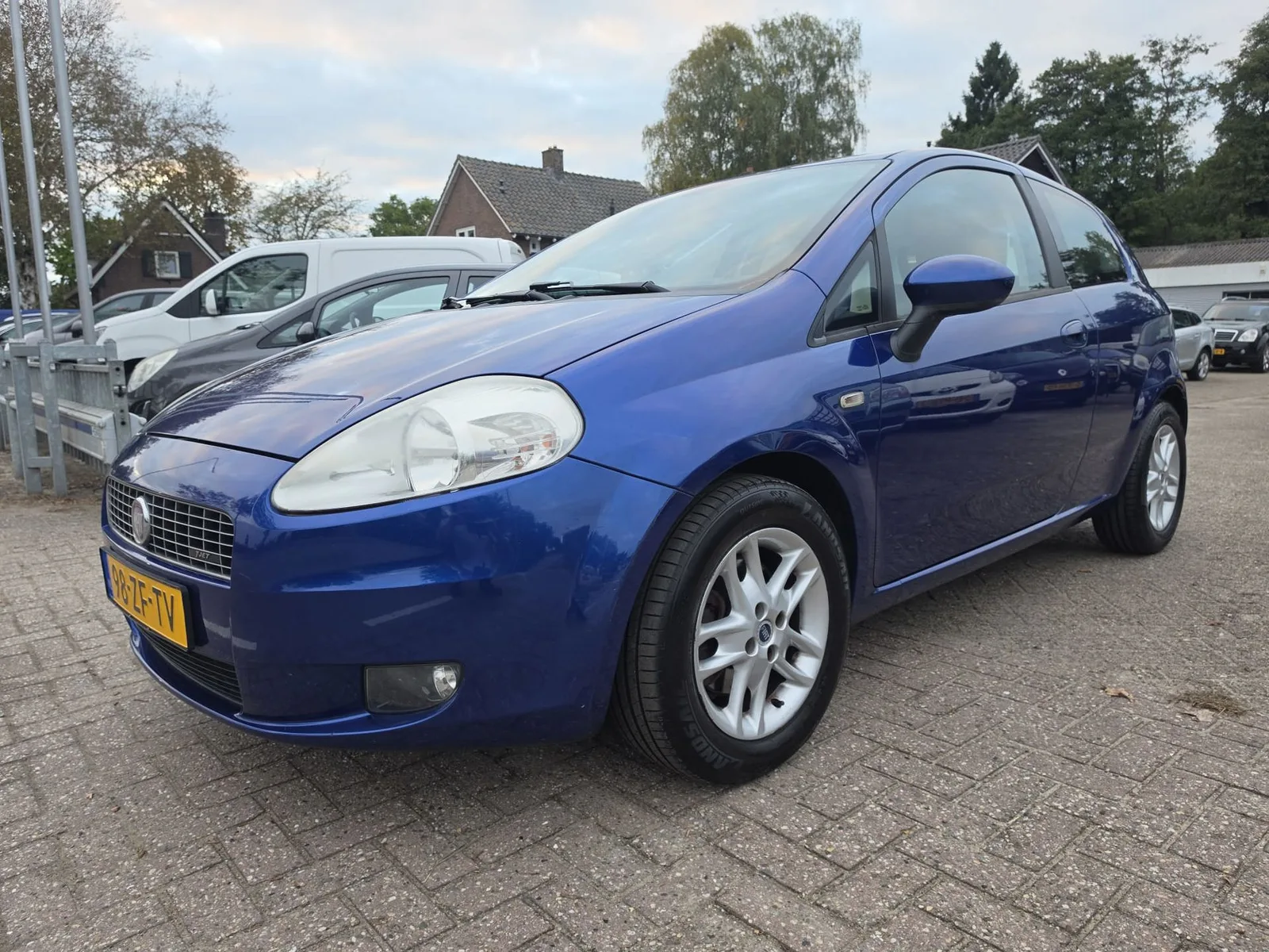 Fiat Grande Punto (2008) — foto 1