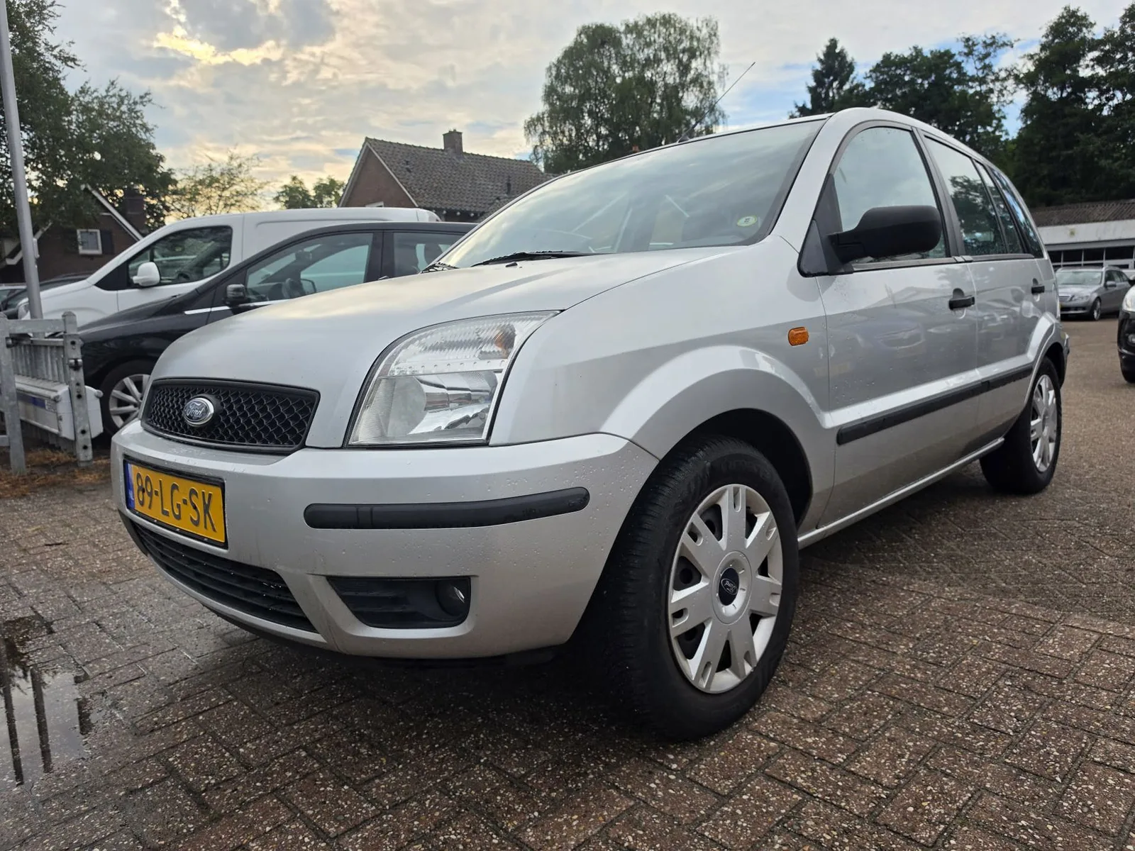 Ford Fusion (2003) — foto 1