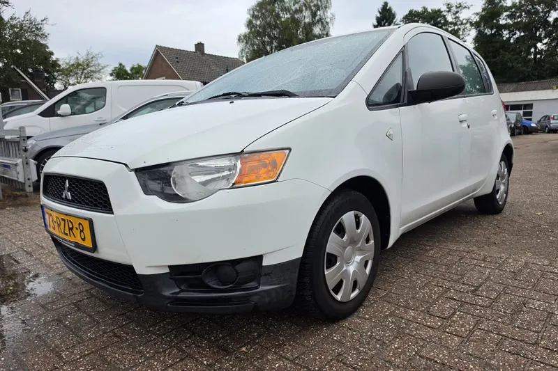 Mitsubishi Colt (2011)