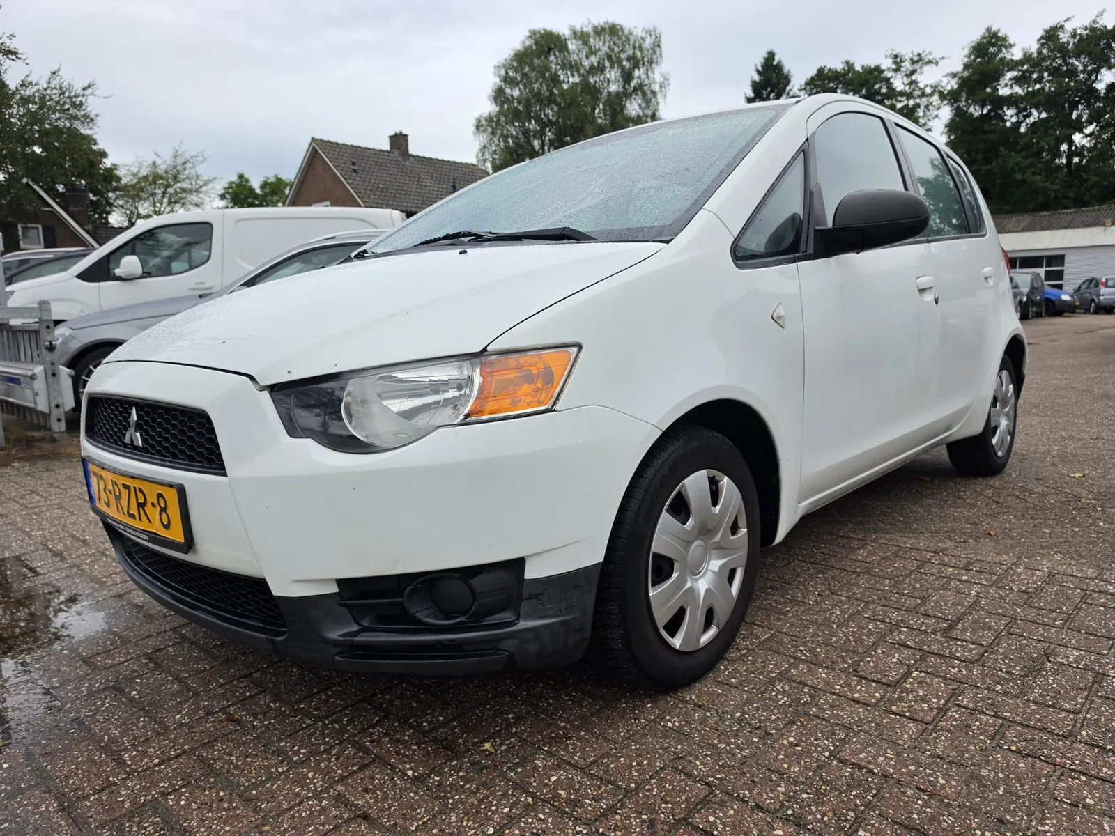 Mitsubishi Colt (2011) — foto 1
