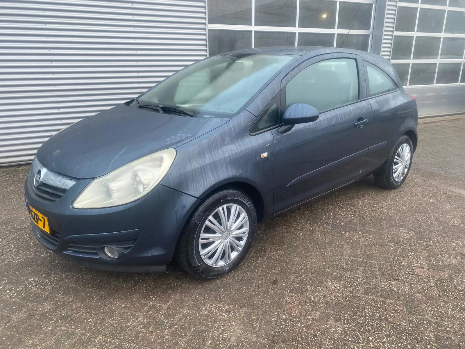 Opel Corsa (2008) — foto 1