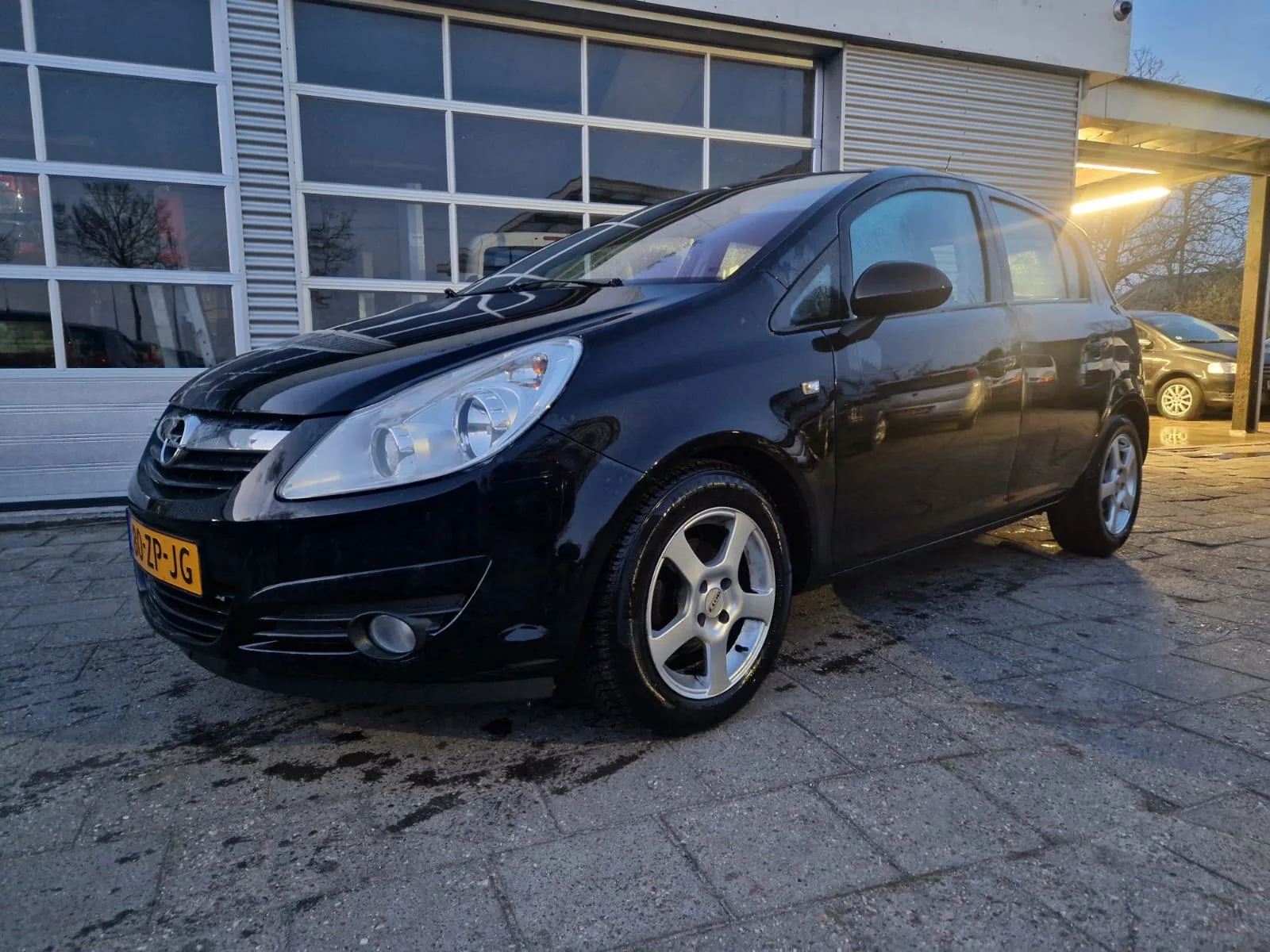 Opel Corsa (2008) — foto 1