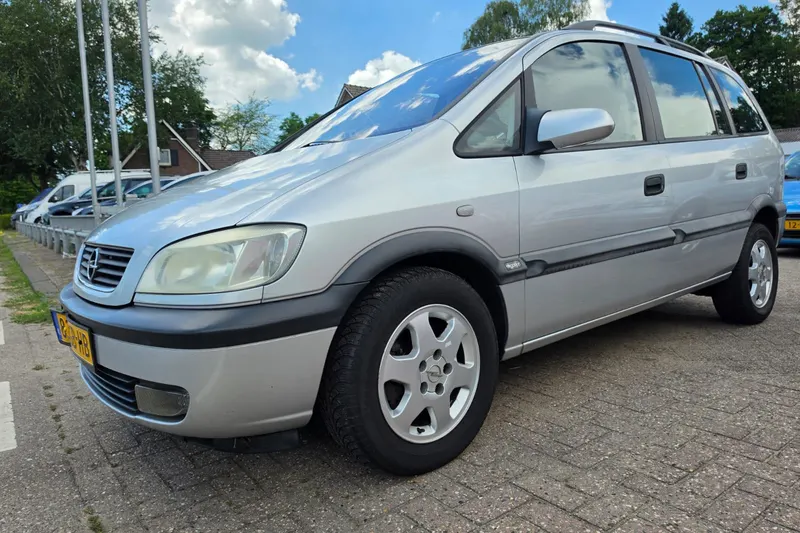 Opel Zafira (2000)