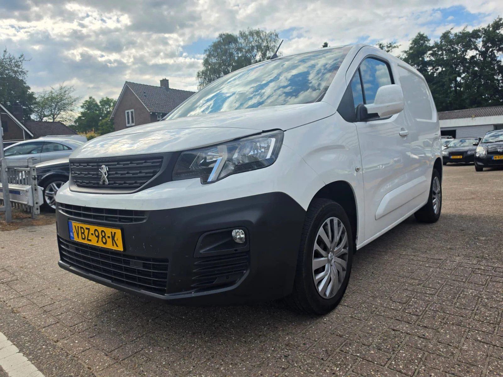 Peugeot Partner (2019) — foto 1