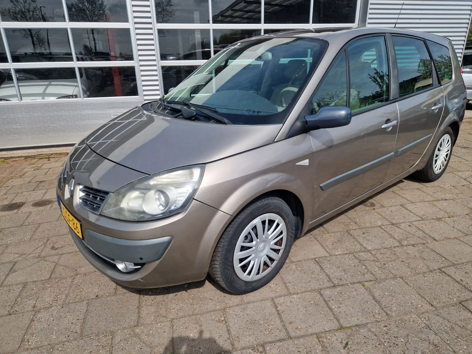 Renault Grand Scénic (2008) — foto 1