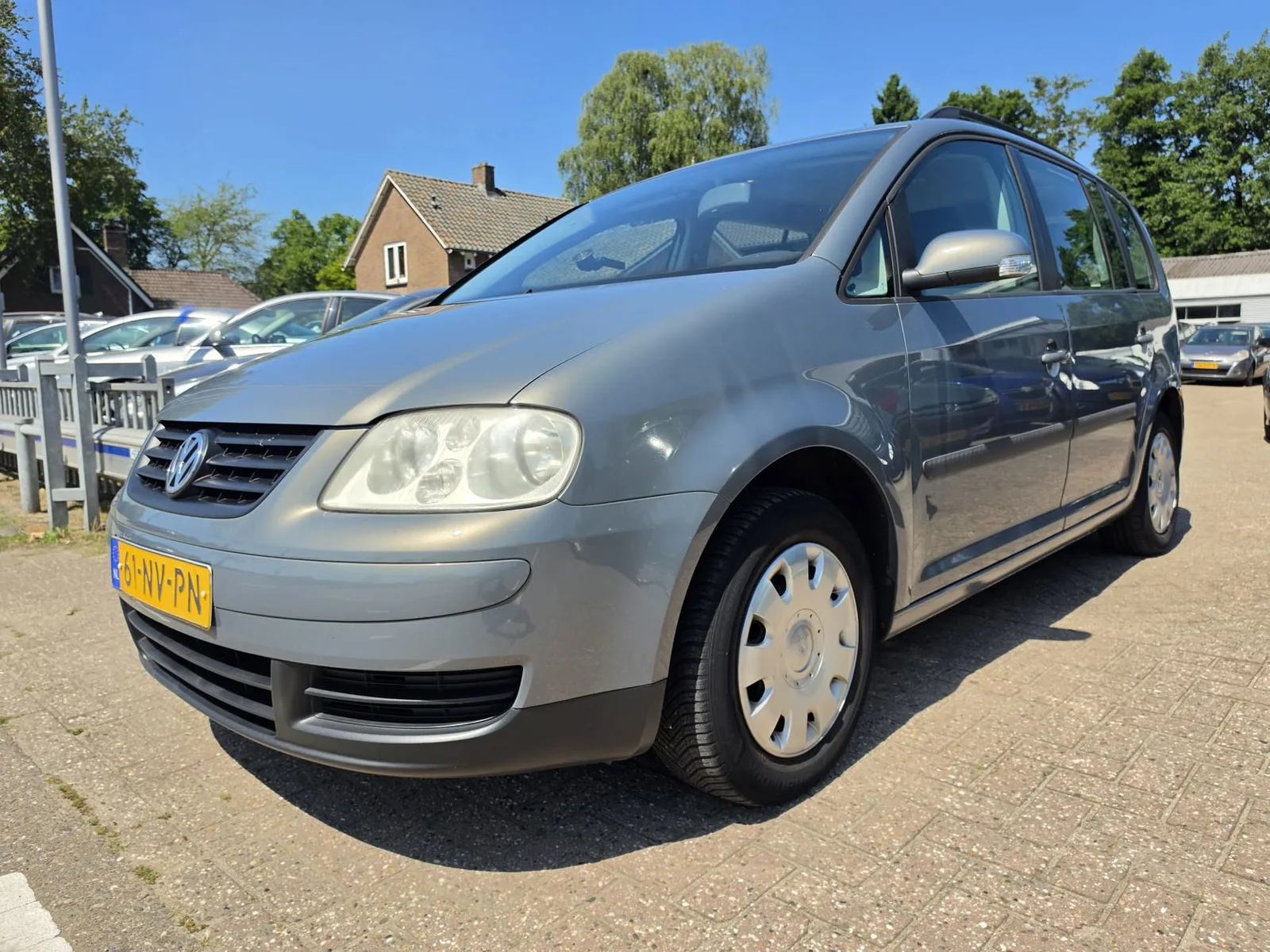 Volkswagen Touran (2004) — foto 1