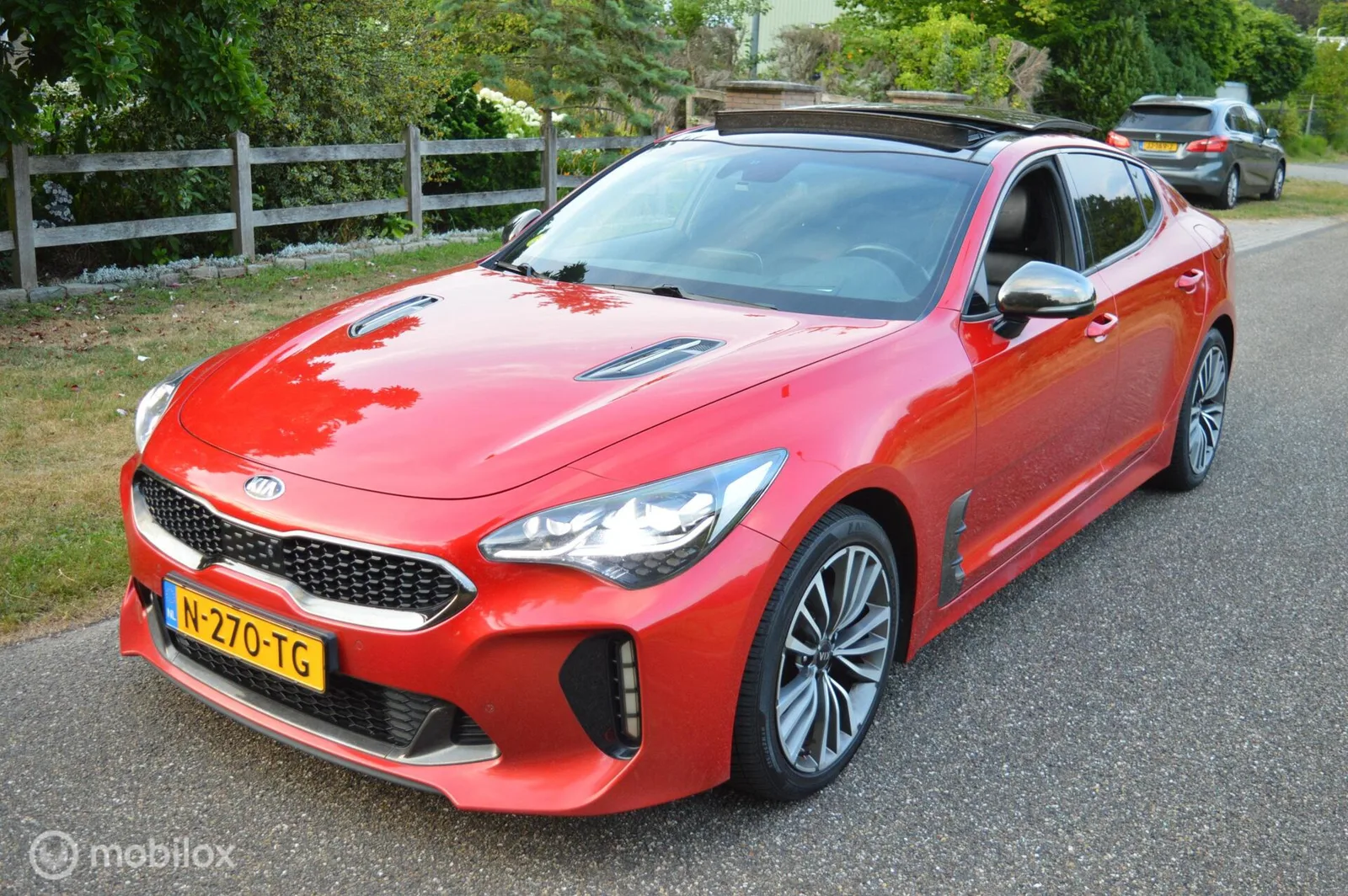 Kia Stinger (2018) — foto 1
