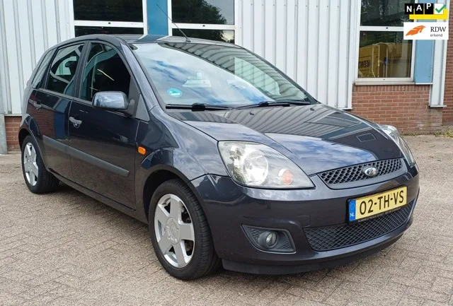 Ford Fiesta (2006) — foto 1