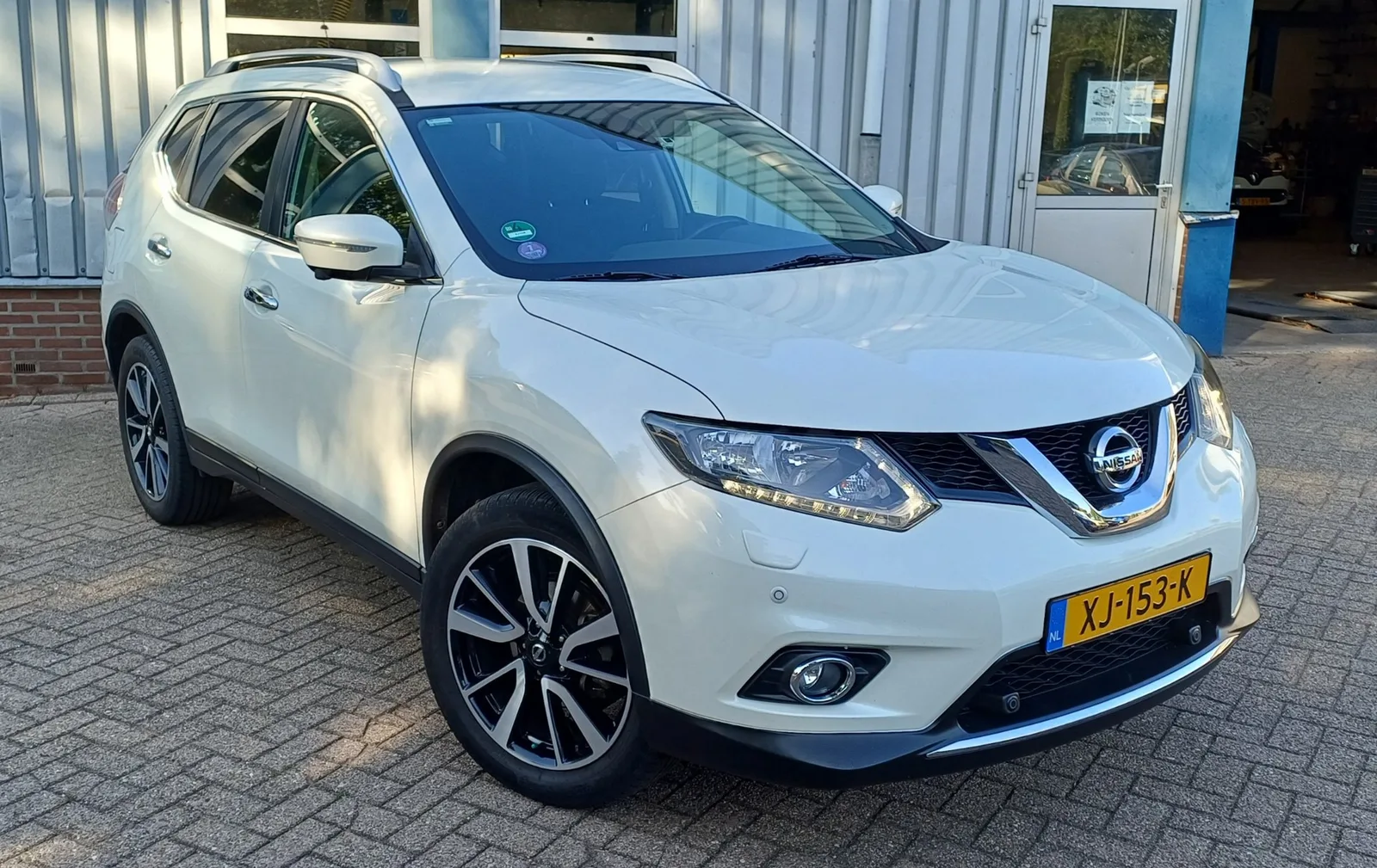 Nissan X-Trail (2016) — foto 1