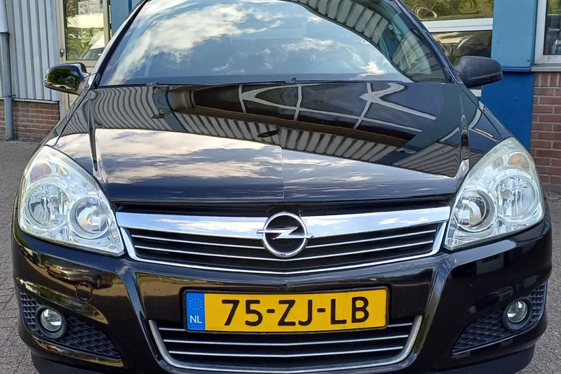 Opel Astra (2008)