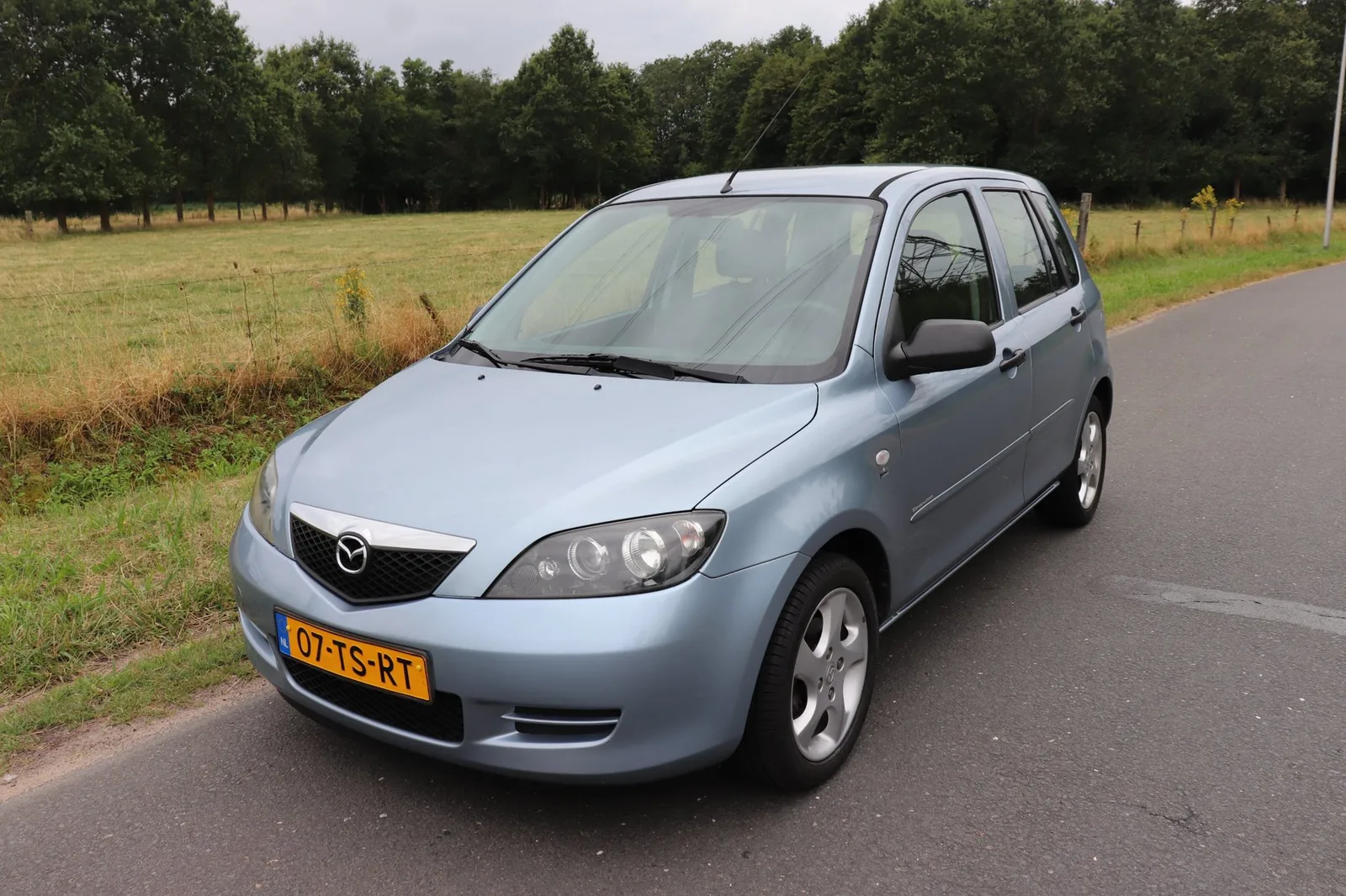 Mazda 2 (2007) — foto 1