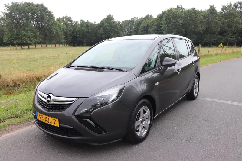 Opel Zafira Tourer (2012)