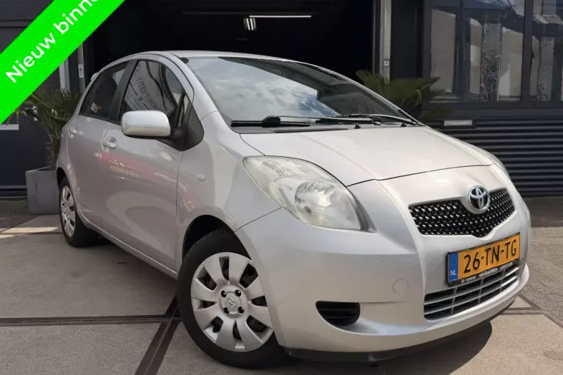 Toyota Yaris (2006)