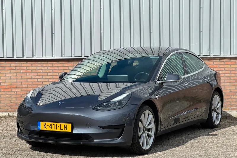 Tesla Model 3 (2020)