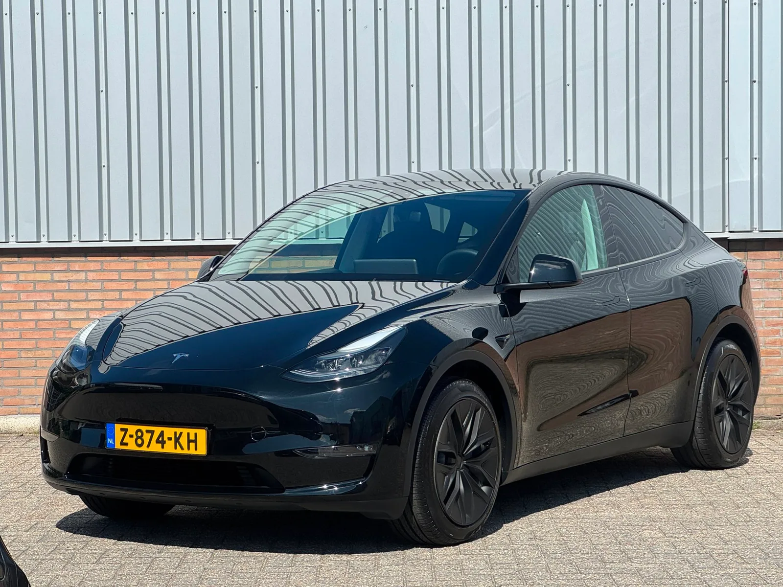 Tesla Model Y (2024) — foto 1