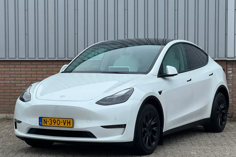 Tesla Model Y (2021)