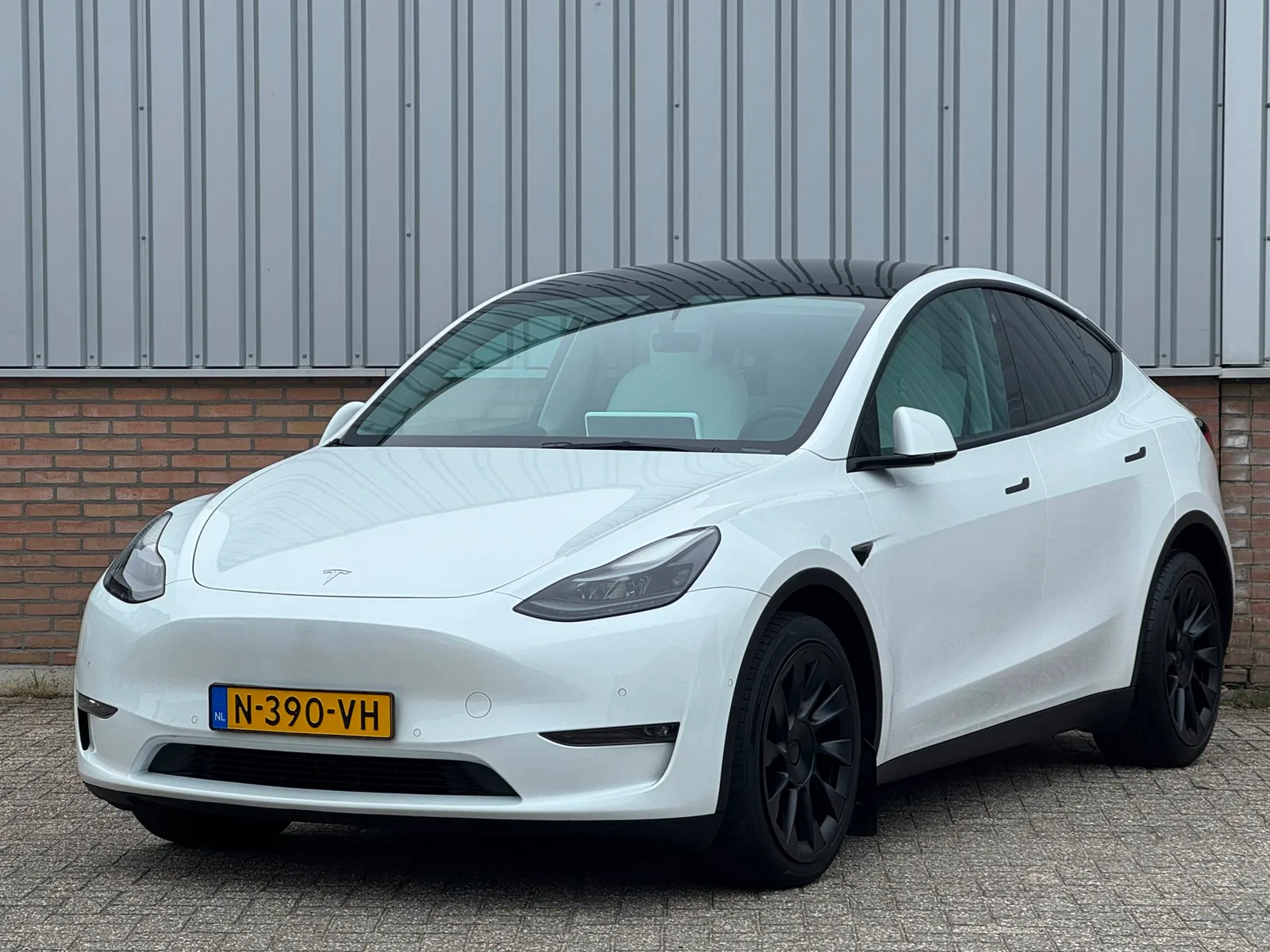 Tesla Model Y (2021) — foto 1