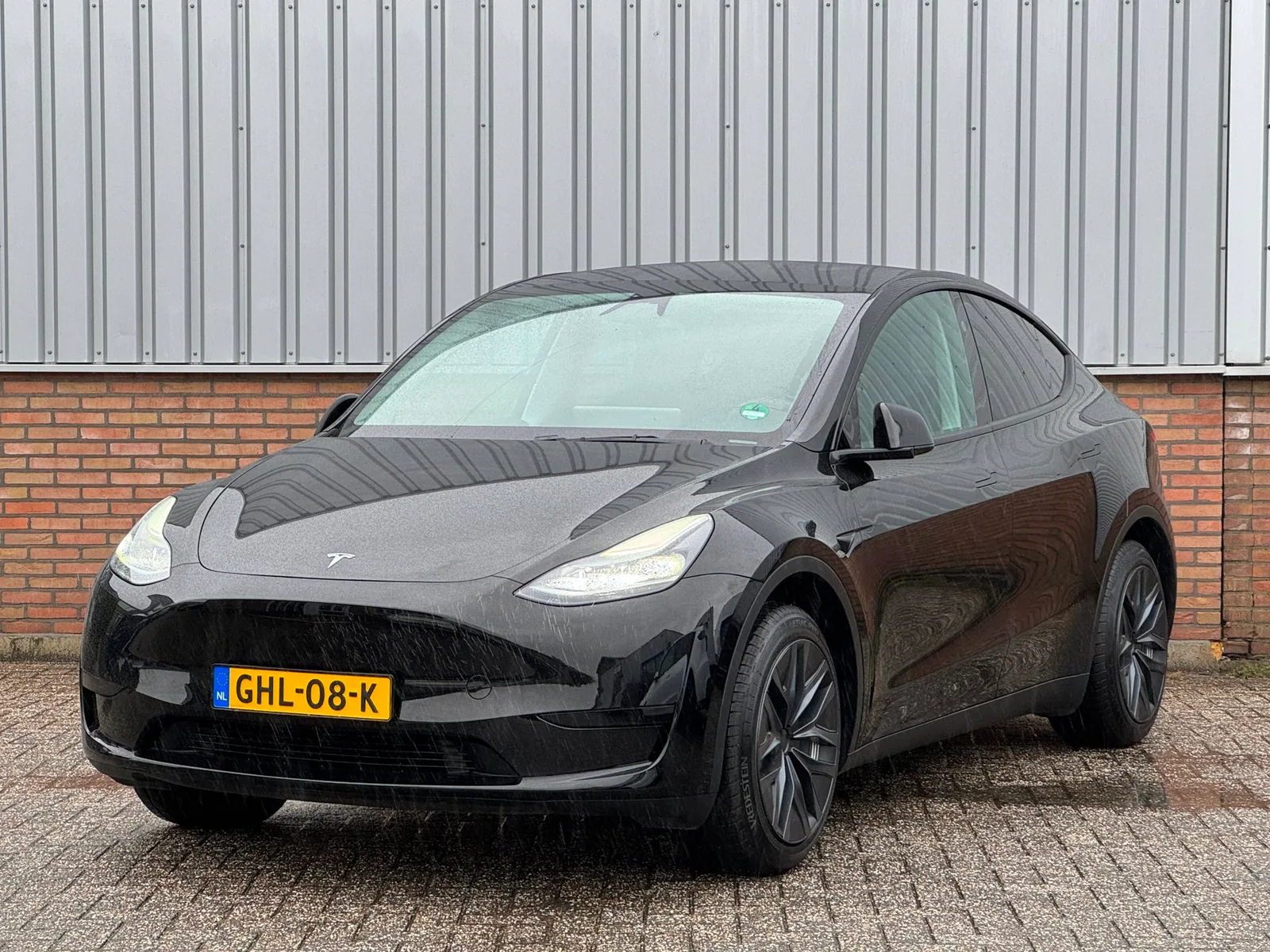 Tesla Model Y (2024) — foto 1