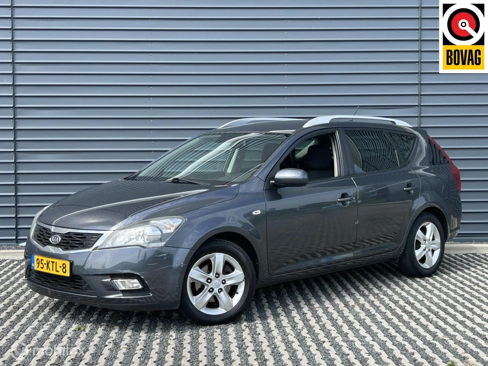 Kia Cee'd (2010) — foto 1