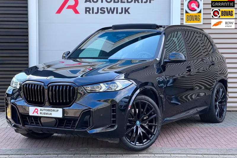 BMW X5 (2023)