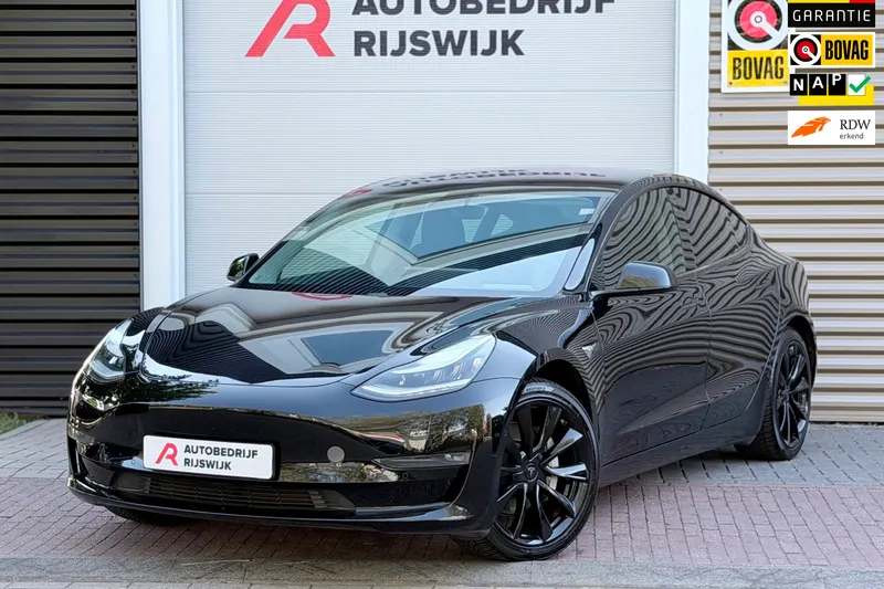 Tesla Model 3 (2019)
