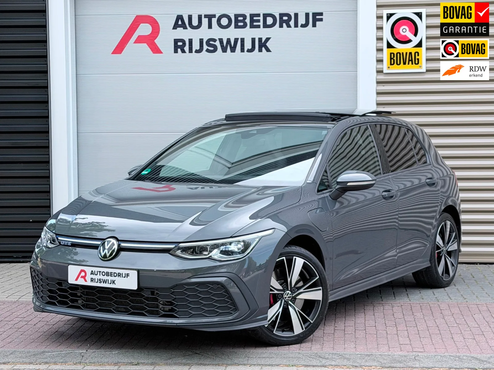 Volkswagen Golf (2021) — foto 1
