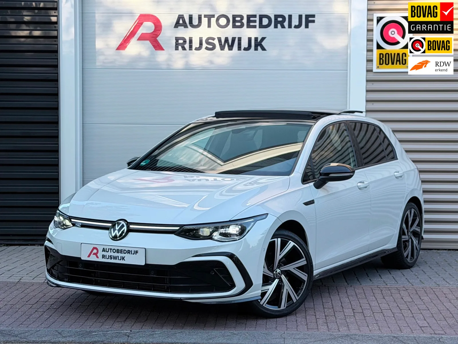 Volkswagen Golf (2022) — foto 1