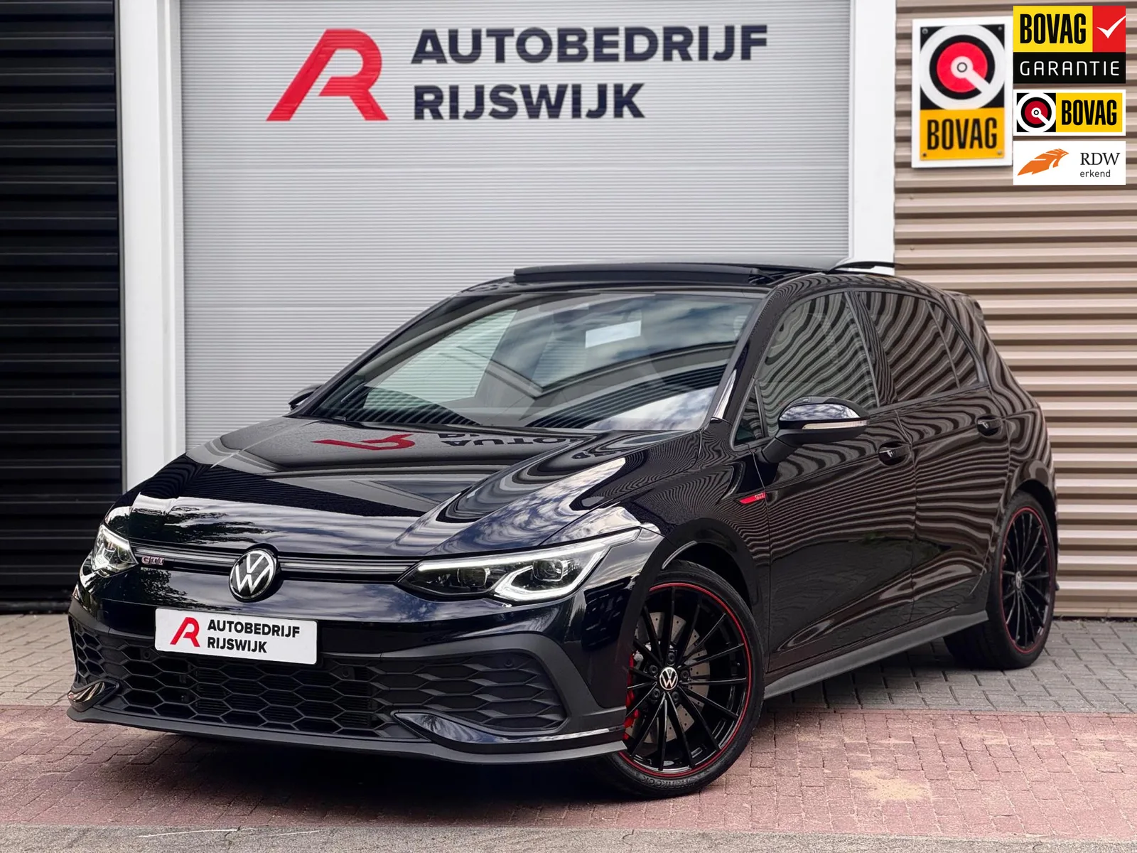 Volkswagen Golf (2023) — foto 1