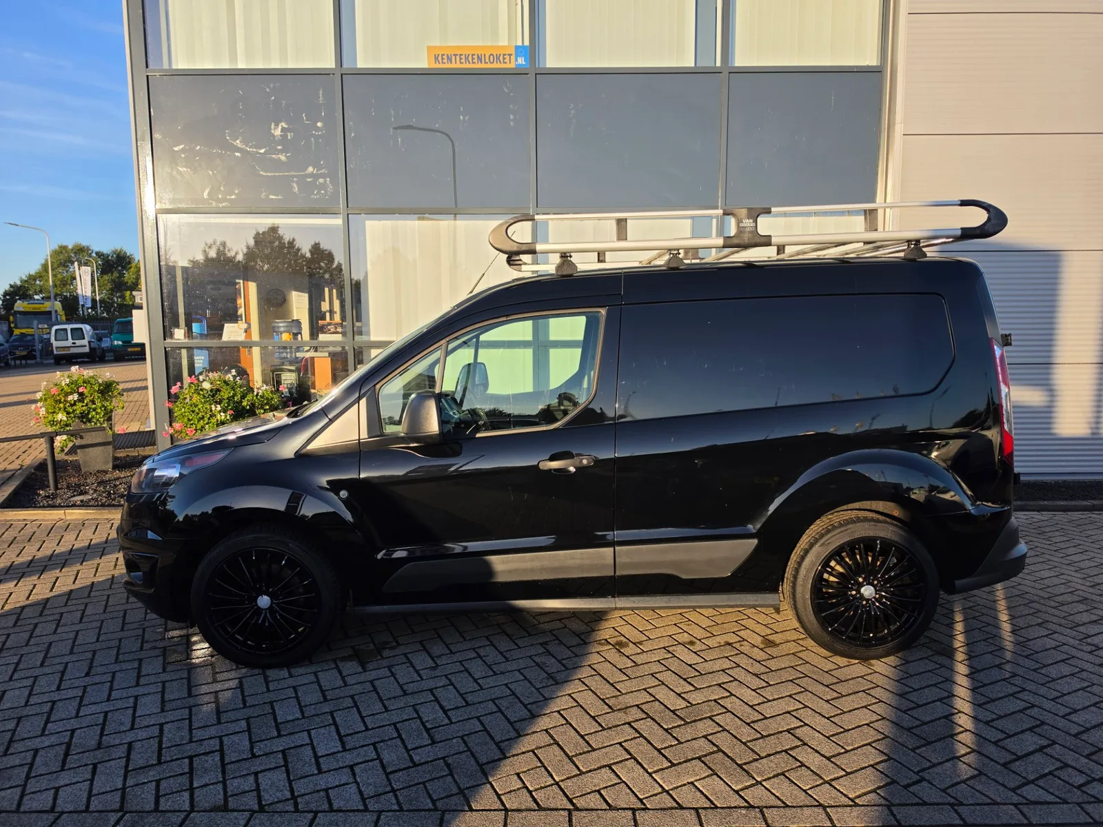 Ford Transit Connect (2018) — foto 1