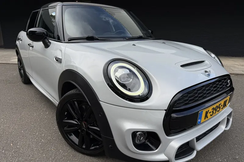MINI Cooper S (2021)