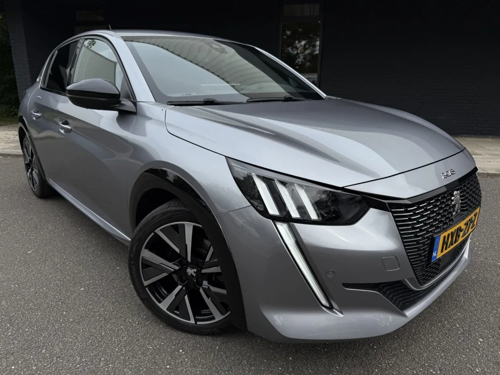 Peugeot 208 (2021) — foto 1