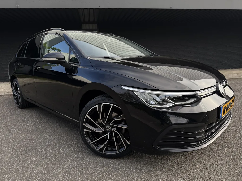 Volkswagen Golf (2020) — foto 1
