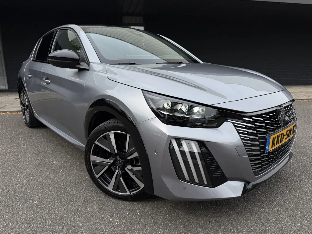 Peugeot 208 (2024) — foto 1