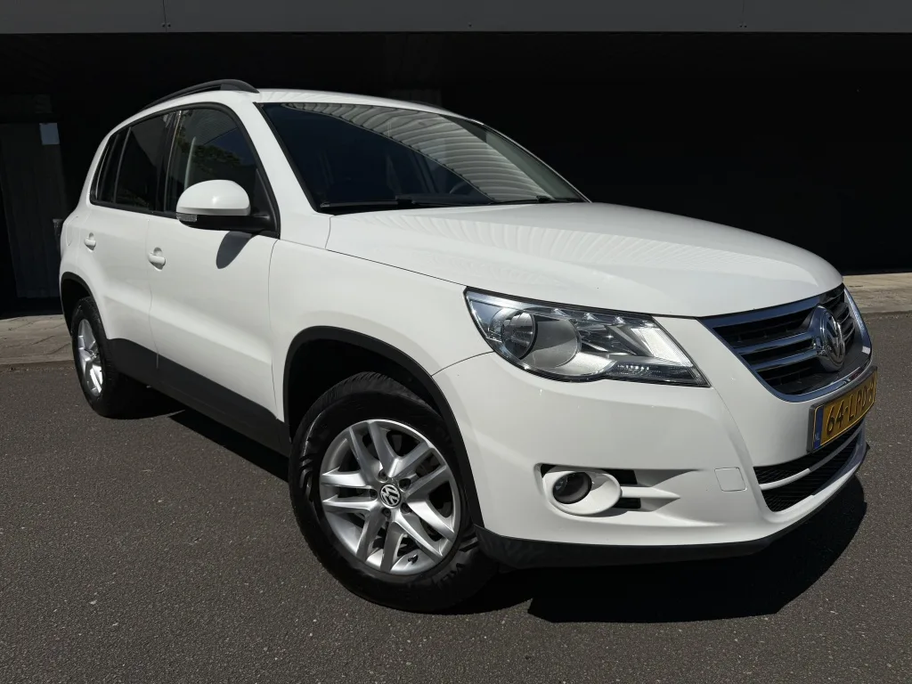 Volkswagen Tiguan (2010) — foto 1