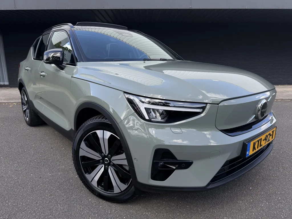 Volvo XC40 (2022) — foto 1