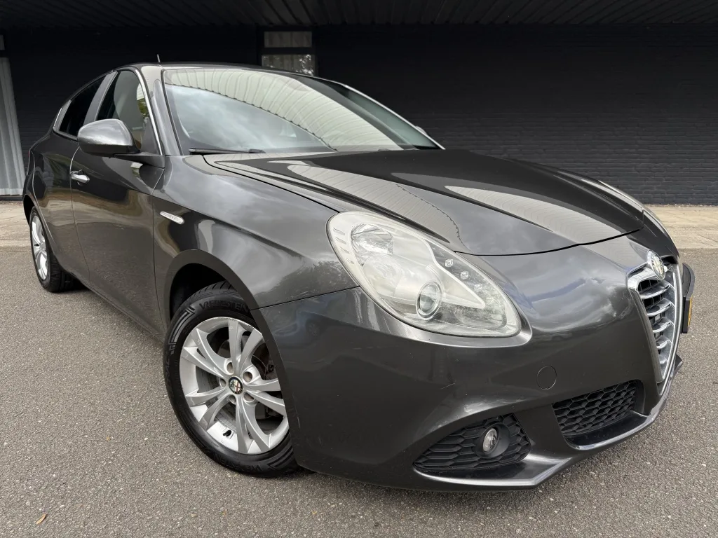 Alfa Romeo Giulietta (2010) — foto 1