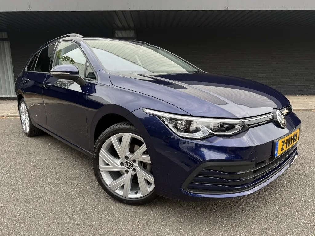 Volkswagen Golf (2022) — foto 1