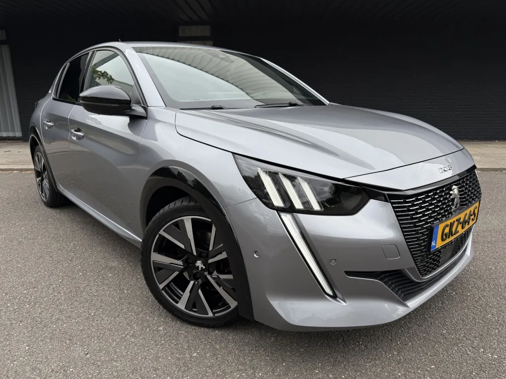 Peugeot 208 (2022) — foto 1